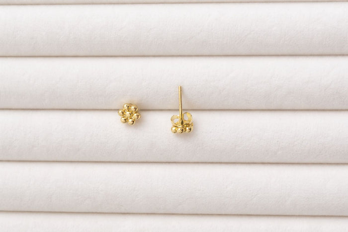 Gold Studs Plain (Gizelle)