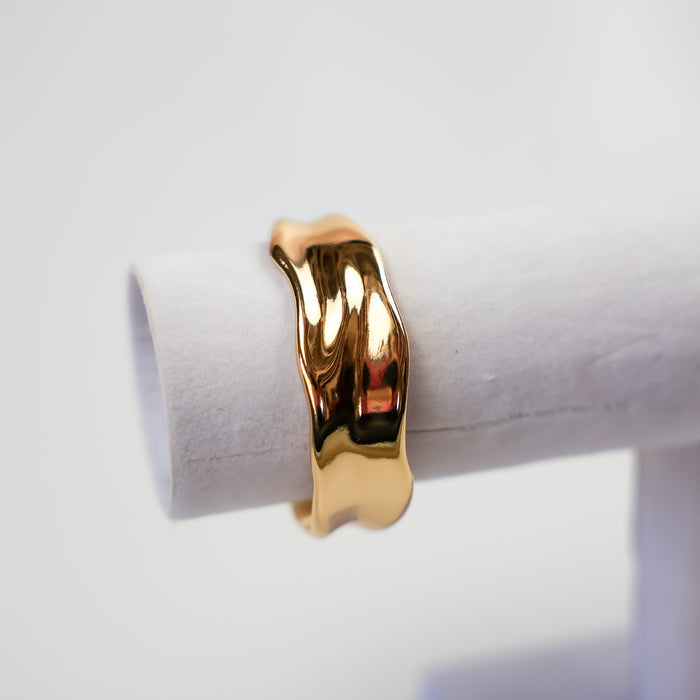 Asymmetrical Bracelet Gold (Gizelle)