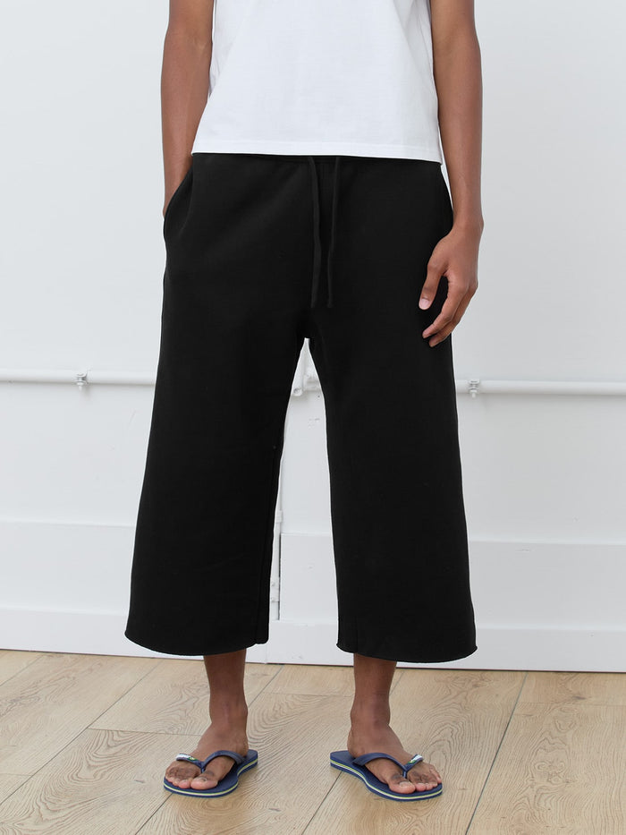 Capri Sweatpants in Black