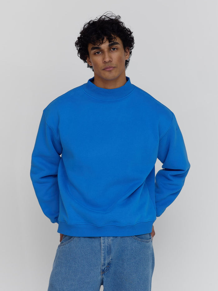 Core Mock Neck Sweatshirt in Electric Blue