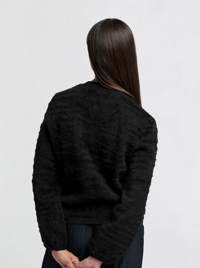 Fluffy Sweater (Yaya)