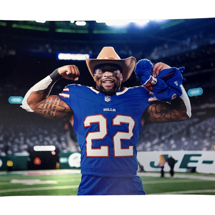 Ray Davis Unsigned Flexing in Cowboy Hat 8x10 Photo