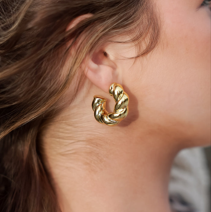 Thick Twist Cuff (Gizelle)